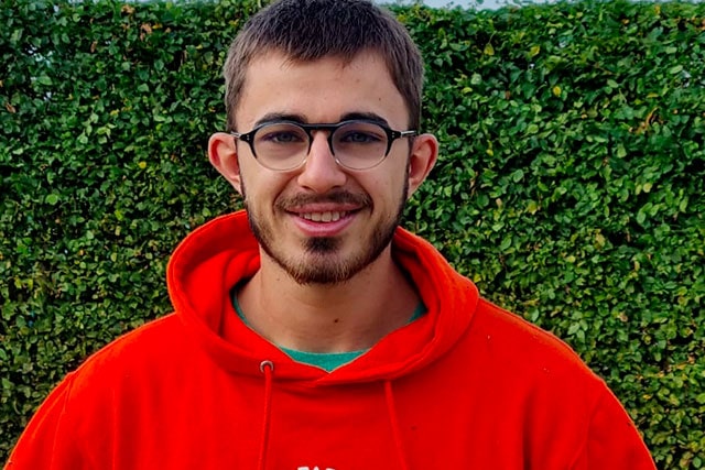 <span style="color:red">Quentin</span>
